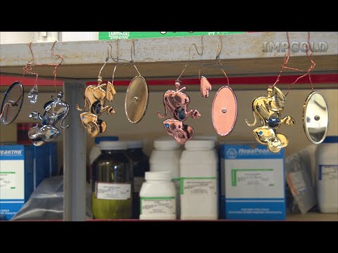 Видео: Нанесение катафорезного лака на изделия из ЦАМ