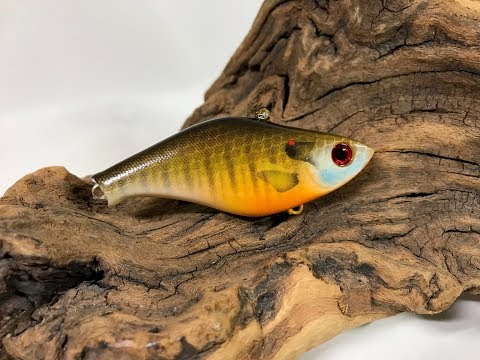 Видео: Раскрашивание реалистичного воблера с синими жабрами