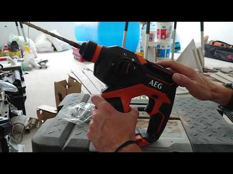 Видео: распаковка перфоратора AEG bbh18c. compact.