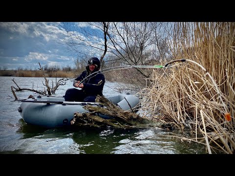 Видео: Весенние КАРПЫ в КОРЯЖНИКЕ на боковой КИВОК!!!