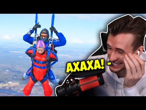 Видео: ЗАКВИЕЛЬ СМОТРИТ ВИДЕО И ФОТОГРАФИИ ПРЫЖКА С ПАРАШЮТА МАРИНЫ - Нарезка