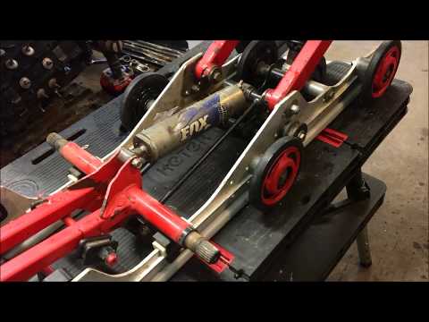 Видео: Обновление Project Sled 6 — ремонт задней подвески Polaris XC800 2001 года
