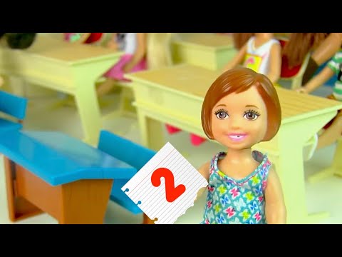 Видео: Сложный Выбор: Ставить Пятёрку или Увольняться? Мультики с Куклами Барби Для девочек IkuklaTV