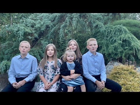 Видео: За руку тримай | Kukhotskiy Jacob, Ella,George,Maya & Tina