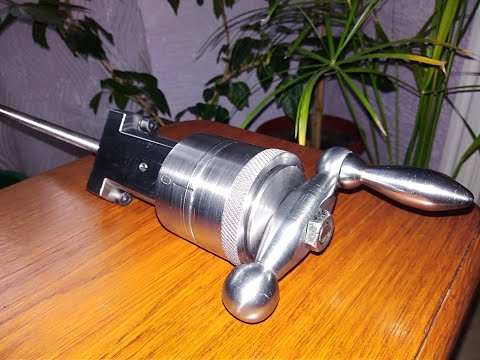 Видео: Механизм подачи винта поперечной подачи.