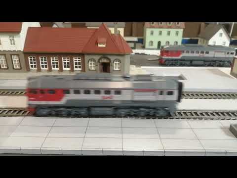 Видео: Модель 2м62 в масштабе НО, смазка шестеренк в тележках.