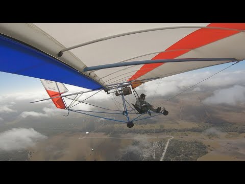 Видео: Над облаками, схематичная посадка сверхлегкого самолета ￼