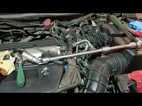 Видео: Замена передней подушки двигателя honda akkord 7. 1-й этап.