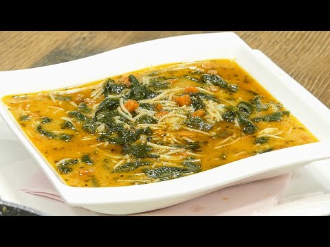 Видео: Как приготовить вкусный шпинатный суп из нескольких ингредиентов?