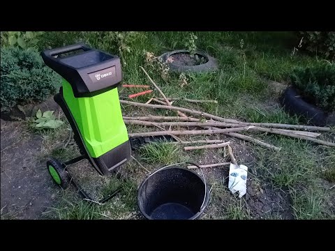 Видео: Делаю мульчу на измельчителе DEKO DKSH 2800 #измельчительветокдеко #измельчительветокобзор #мульча