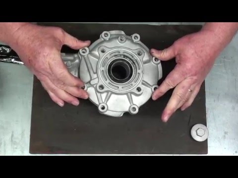 Видео: Часть 3. Ремонт главной передачи Honda TRX300 в мастерской D-Ray