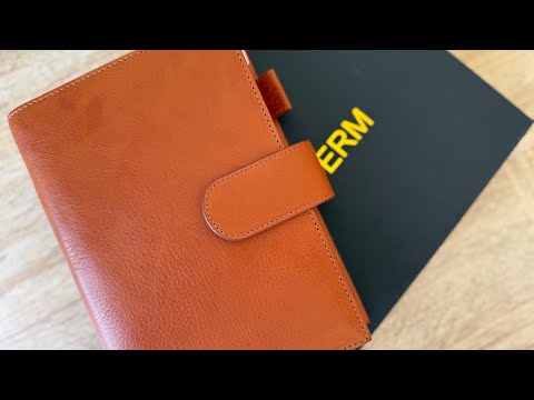 Видео: 🫣Обложка с ХАРАКТЕРОМ | Moterm Caramel B6 Plus Original — Распаковка и честные впечатления #moterm