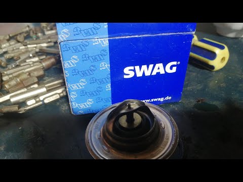 Видео: Замена термостата 1.6 akl шкода октавия,не снимая генератор