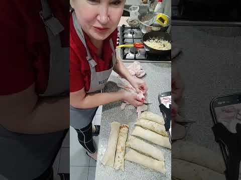 Видео: Курица бескостная с блинами