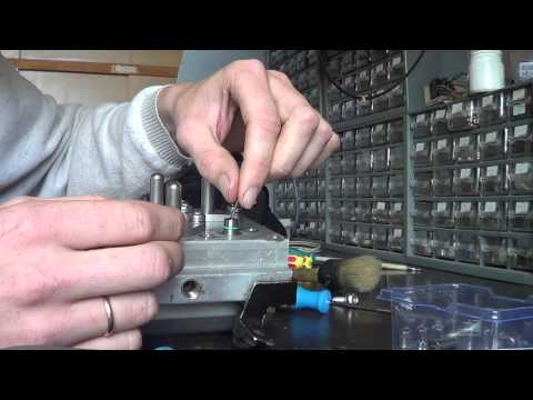 Видео: Ремонт насоса подвески ситроен с5 часть 3