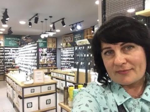 Видео: КИТАЙ / МИШАНЬ ILAHUI ВИДЕО ДЛЯ ДЕВОЧЕК МАГАЗИН КОРЕЙСКОЙ КОСМЕТИКИ ПОКУПАЕМ ШЛЯПЫ МАЙ 2018