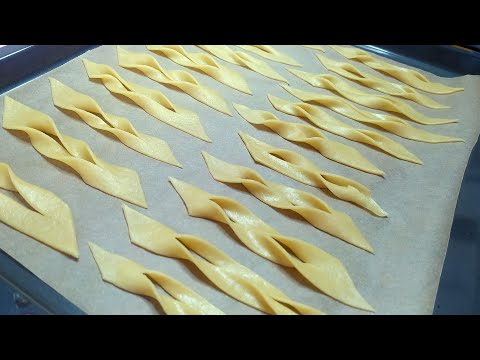 Видео: Как приготовить хворост в духовке? Простой рецепт хвороста на сметане.