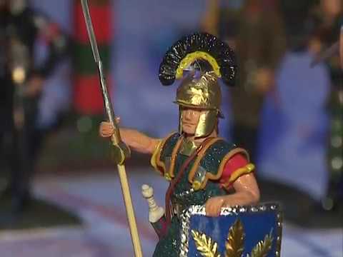 Видео: Бывший полицейский делает уникальные фигурки солдатиков из пластилина