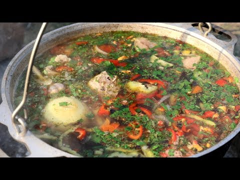 Видео: МЯСНОЙ СУП в КАЗАНЕ. ЛЫВЖА в Дарьяльском ущелье.
