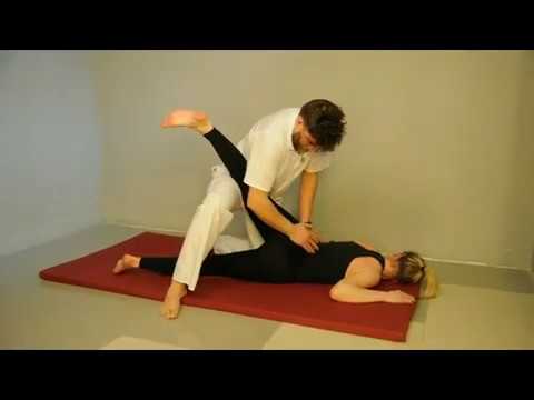 Видео: Сибирский казачий массаж в условиях оздоровительного кабинета есаул Щебеньков В.Ю.