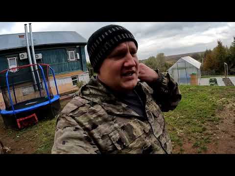 Видео: Ему всё мало, доделал виноградник и уехал из дома