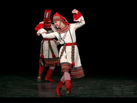 Видео: "Пайгонят", Ансамбль "Школьные годы". "Paygonyat", Ensemble "School Years".