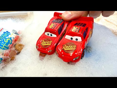 Видео: Обзор игрушек «Молния Маккуин» | Играйте с машинками Disney Pixar | Самая большая коллекция машин...