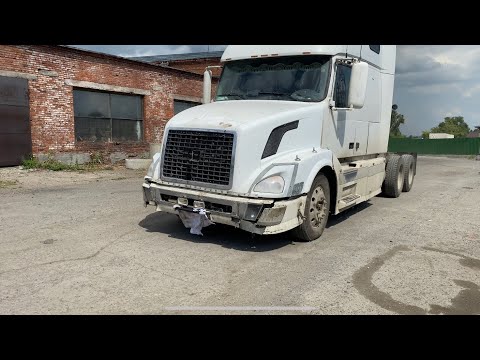 Видео: Detroit Diesel 12.7 установка на Volvo VNL 670 заместо Cummins 15 ISX. Двс Детроит на Вольво внл