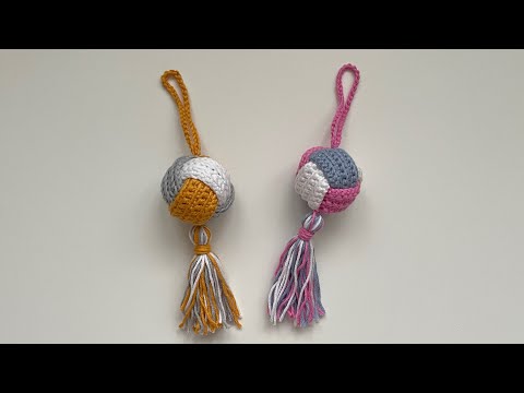 Видео: Вязание крючком - Брелок - Узор для начинающих