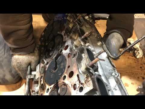 Видео: Ремонт Mitsubishi L200 двигатель 4D56 Обрыв ремня ГРМ и слизанный ремень балансировочных валов