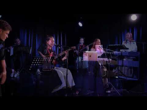 Видео: "Ягода - Земля" (Кавер Маша и Медведи) // Летний квартирник 26.08.23 // Кошкина и Зануда