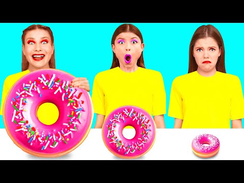 Видео: Челлендж Гигантская vs Крошечная еда от DaZaZa Challenge