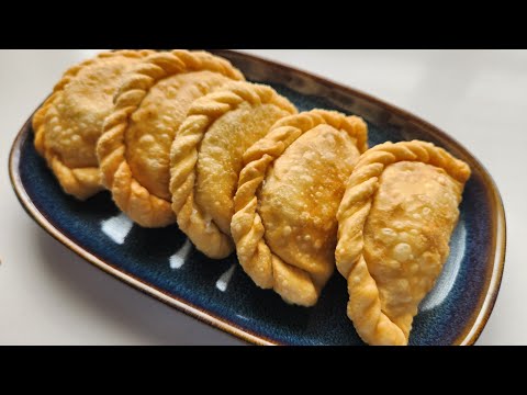 Видео: Спэм, бяслагтай шарсан баншны жор / Fried Dumplings Recipe with Spam & Cheese / 스팸 치즈 군만두 레시피