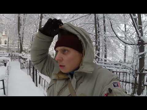 Видео: Лихачёвское кладбище. Детские могилы. Уборщик заброшенных могил. Abandoned grave cleaner.