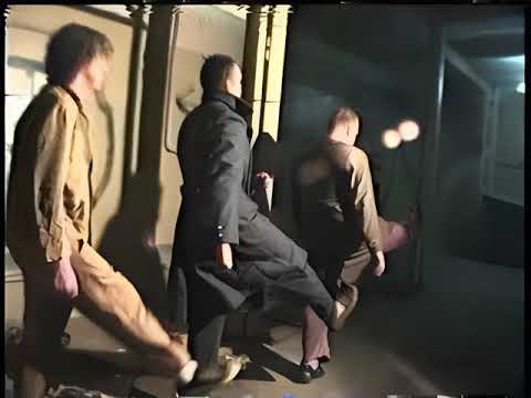 Видео: х/ф "Зелёный слоник". Та самая вырезанная сцена с марширующими героями