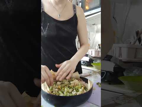 Видео: Готовим вкусно и полезно//хлебушек из клетки//мясная-овощная запеканка 😋🥗🧇✨