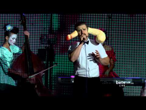 Видео: Хамерман знищує віруси,  Dakh Daughters - "Артист". Гогольфест 2014