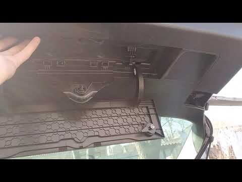 Видео: Як зняти замок багажника Passat B6