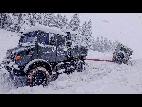 Видео: Караван Чуть Не Перевернулся на Снегу!