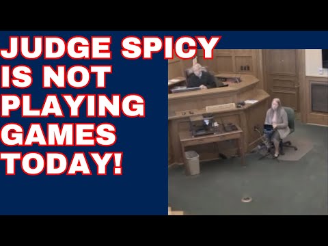 Видео: «Прекратите танцевать!» — судья выходит на сцену в Court Genius