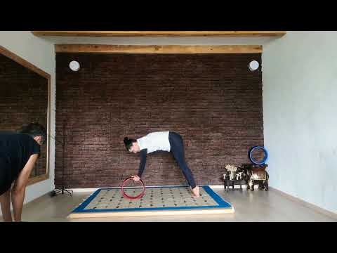 Видео: Yoga Wheel. Урок с колесом для начинающих с Еленой Крюковой.