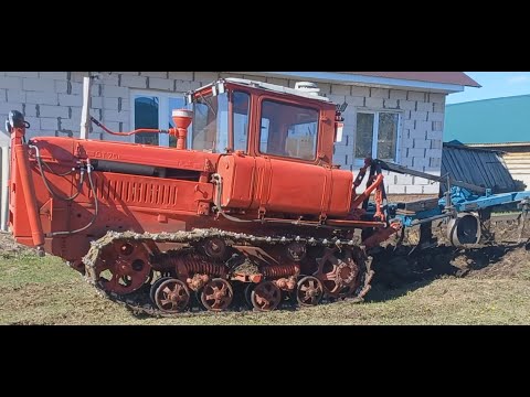 Видео: ДТ-75 Вспашка огородов в микрорайоне Северный.