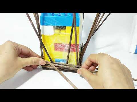 Видео: Салфетница из бумажной лозы