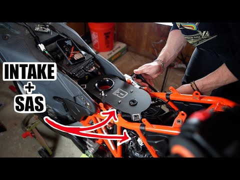 Видео: Обзор установки впускного коллектора Rottweiler + SAS | KTM 690 SMC R