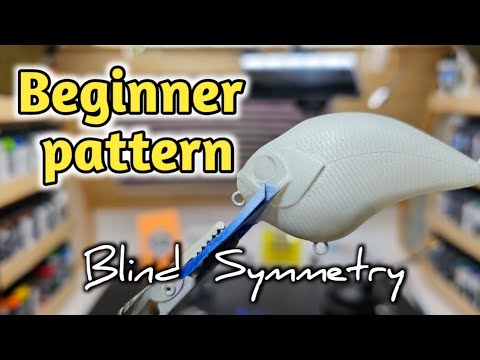 Видео: Покраска приманок для начинающих с использованием Createx Wicked, бланка S-crank, трафарета Cedar...