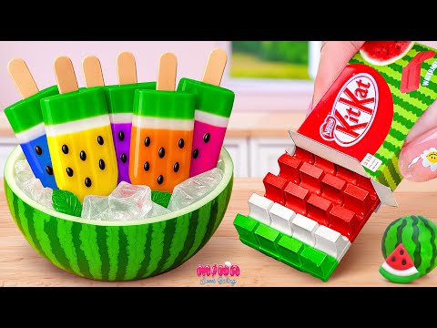 Видео: 🍉Радужное мороженое против арбузного торта KitKat🍉Лучший рецепт мини-десерта лета | Mina Sweet Ba...