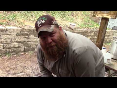 Видео: Шкуры кроликов для изготовления одежды