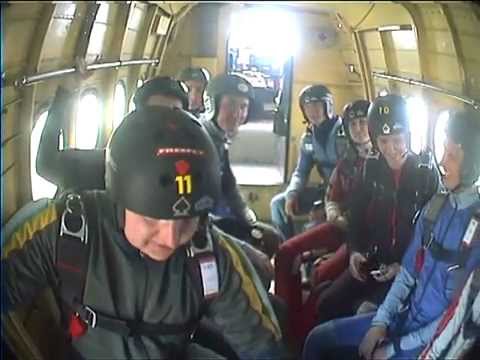 Видео: Прыжок с парашютом крыло. Static Line.