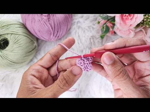 Видео: ЭТОТ ВЯЗАННЫЙ КРЮЧКОМ БРЕЛОК ЗИМОЙ ПРОДАЕТСЯ БОЛЬШЕ, ЧЕМ КОФЕ 💰 (с субтитрами)