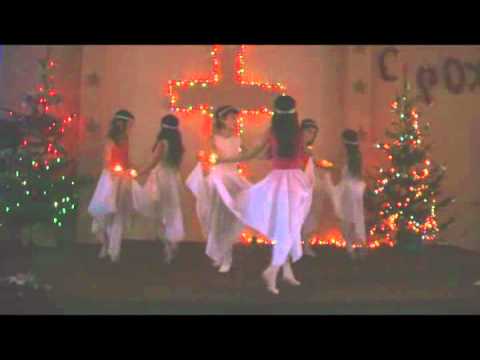 Видео: Танец cо свечами на Рождество.wmv